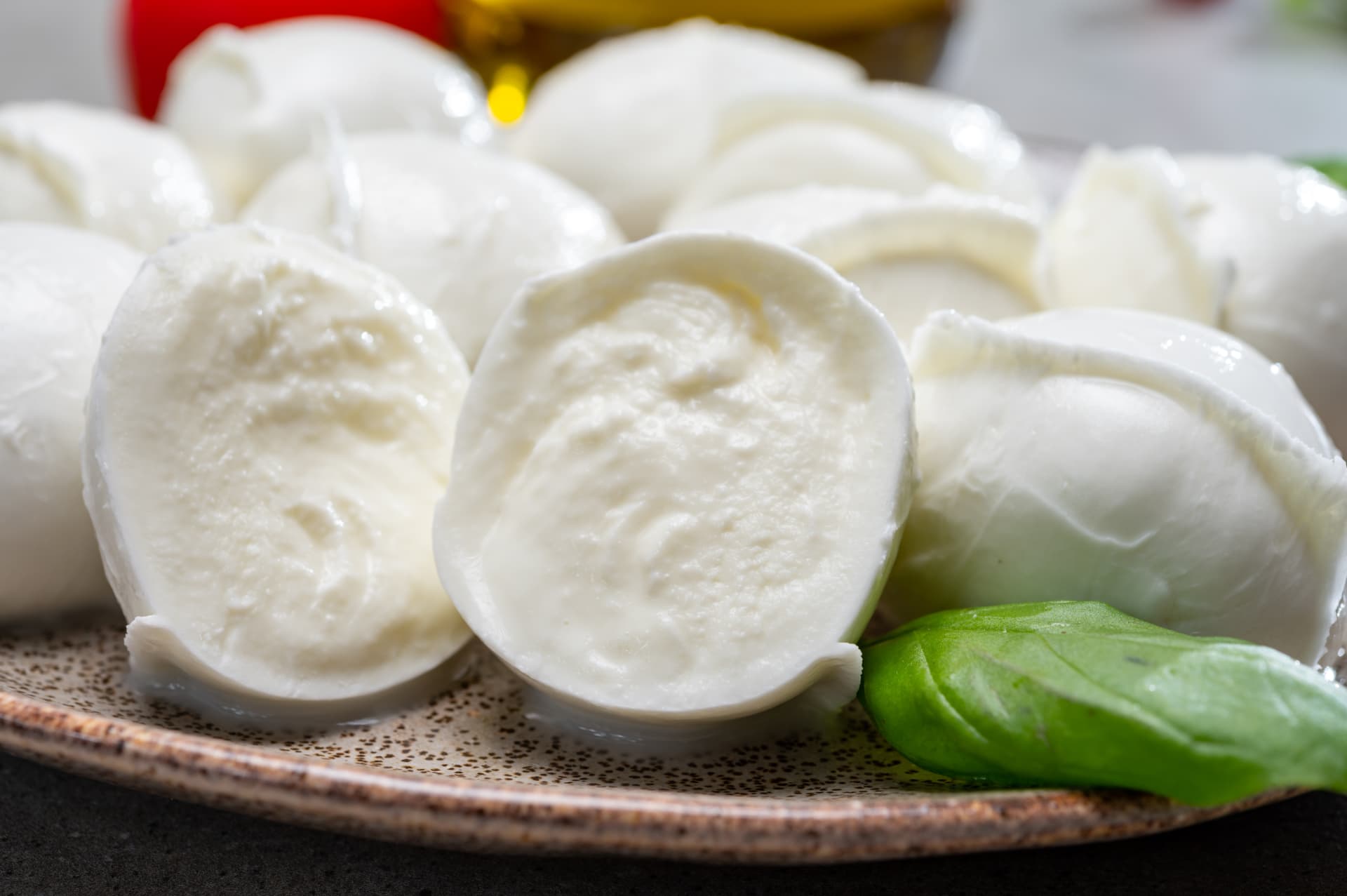 BOLA NO SORO — burrata de búfala Bianco Latte